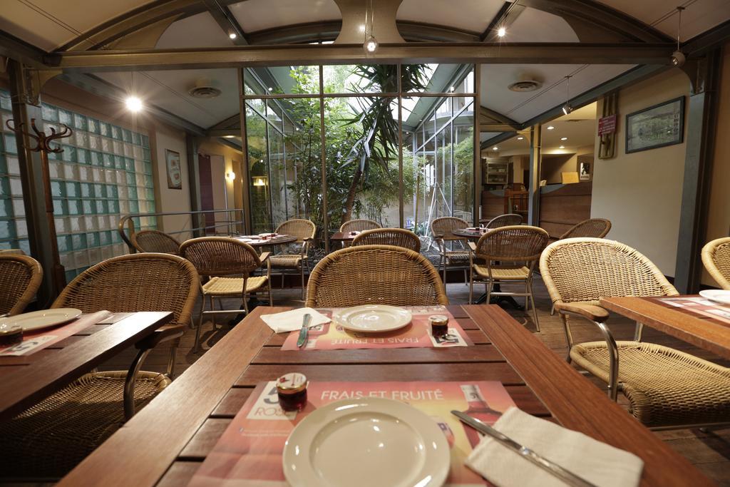 Hotel Au Petit Caporal Maisons-Alfort Exterior photo