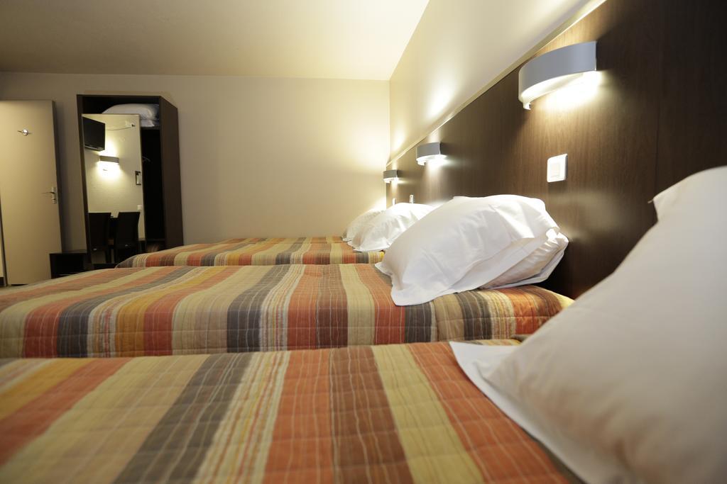 Hotel Au Petit Caporal Maisons-Alfort Room photo